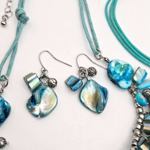 Two Summery Blue Jewelry Sets Mother of Pearl Shell Necklaces and Earrings - Picture 2 of 6